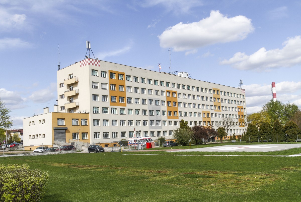 Działdowo: Szpital tonie w długach, pracownicy dostają coraz mniej. W tym czasie dyrektor inkasuje 1 mln zł rocznie