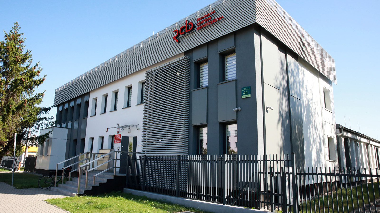 Laptopy, tablety i pilarka zniknęły z magazynu Regionalnego Centrum Bezpieczeństwa. Prokuratura: Nie da się wskazać, kto przywłaszczył sprzęt
